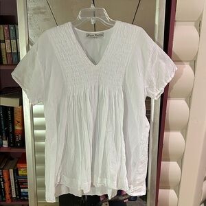 JP and Mattie White Pleated Women's Tunic